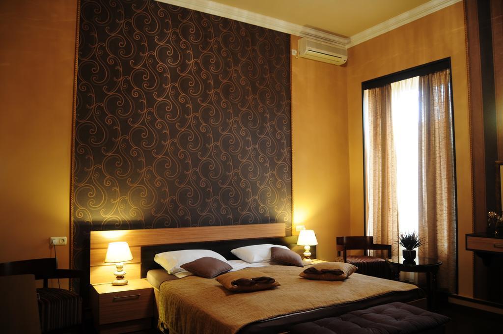 Azoyan Guest House Yerevan Room photo