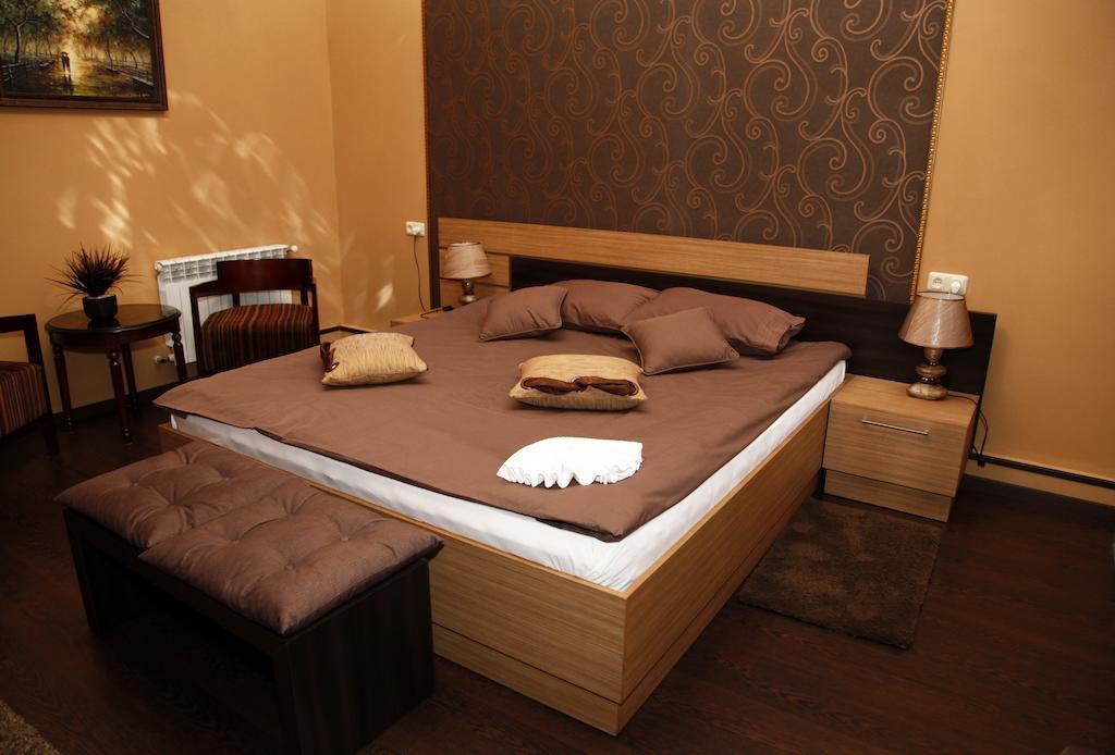 Azoyan Guest House Yerevan Room photo